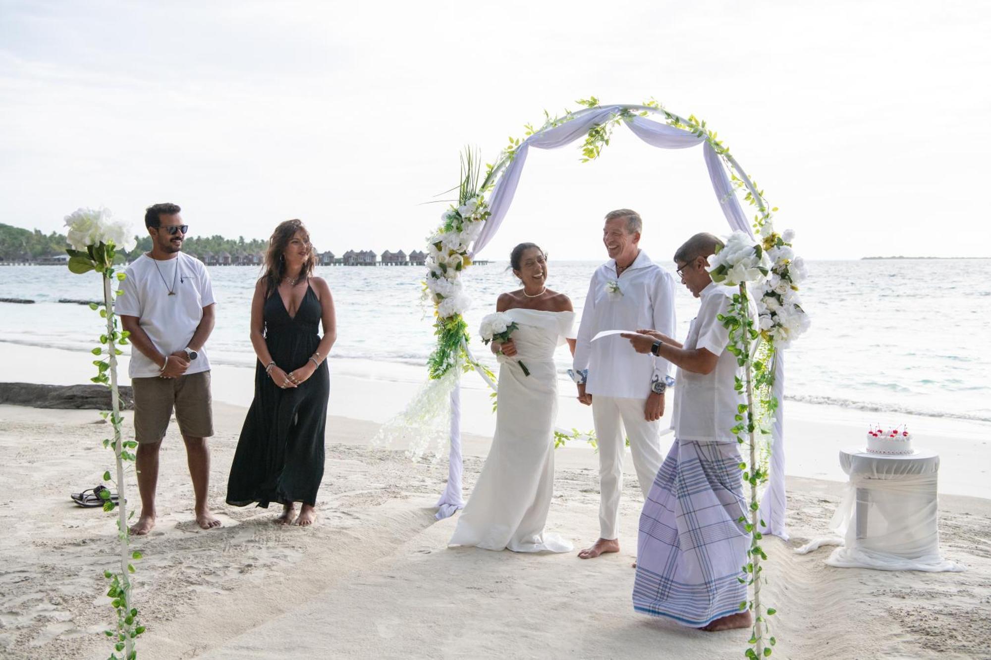 Paguro Seaview Hotel Bodufolhudhoo ภายนอก รูปภาพ